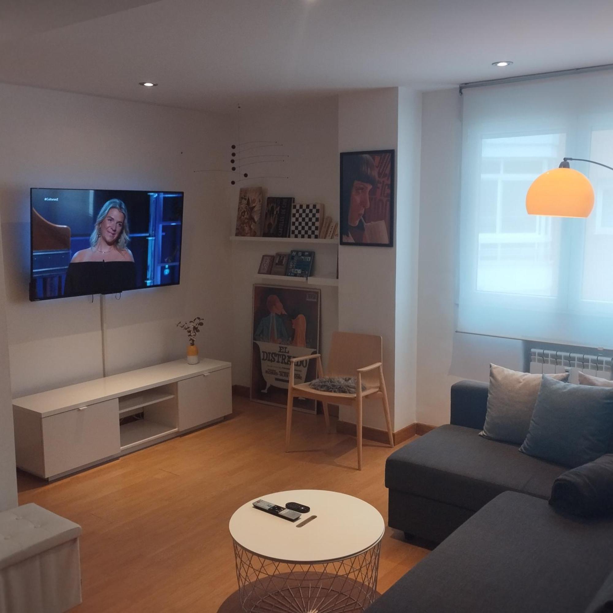 Leon Riverside Flat Екстериор снимка